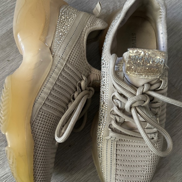 Steve Madden Maxima Sneakers - Picture 2 of 3